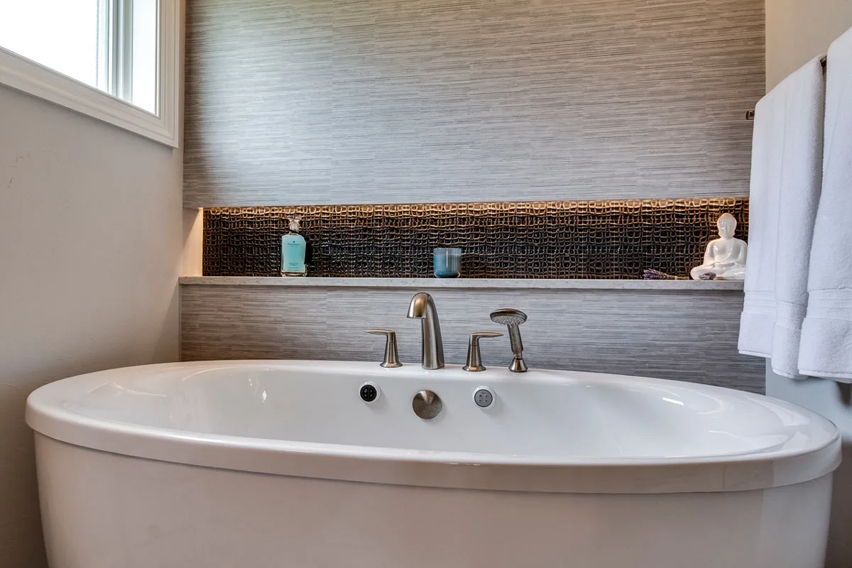 New bathroom tub closeup
