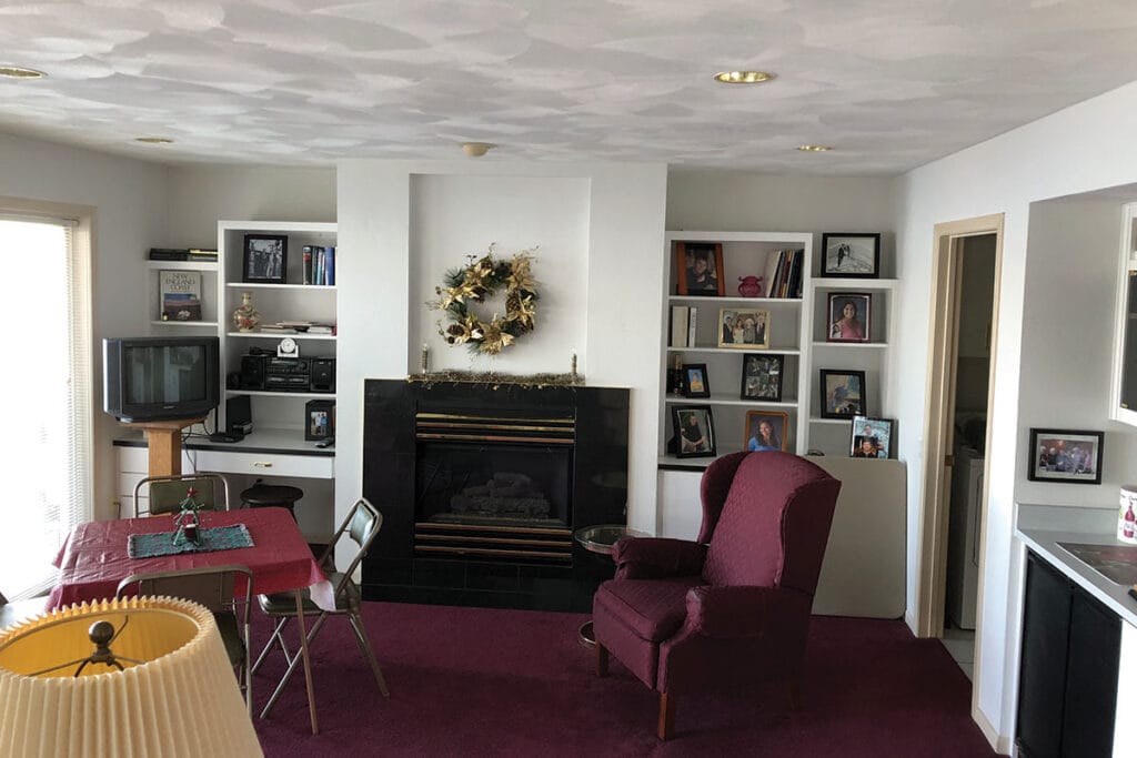 Living room before remodel